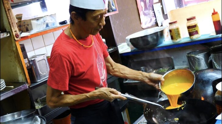 レトロ町中華　創業４０年を超える桃園の天津チャーハンと天津焼きそば Japanese Street foods  Fried rice