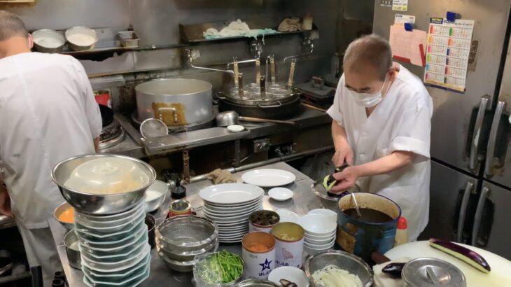 お爺ちゃんのチャーハンと天津飯を町中華で!!　Fried Rice and Tenshinhan at Japanese -Style Chinese Restaurant　炒饭和天津烩饭　볶음밥