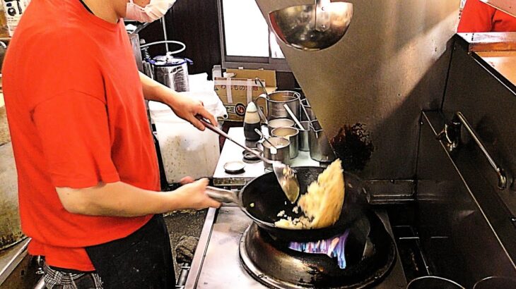 超高速鍋さばき！最強町中華の職人が作るデカ盛りチャーハン｜[ラーメン新世 川崎本店]｜Super speed fried rice cooking in Japan