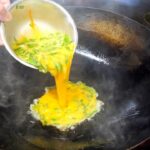 大盛り炒飯！神コスパ町中華の７３０円サービス定食丨Egg Fried Rice-Wok Skills In Japan