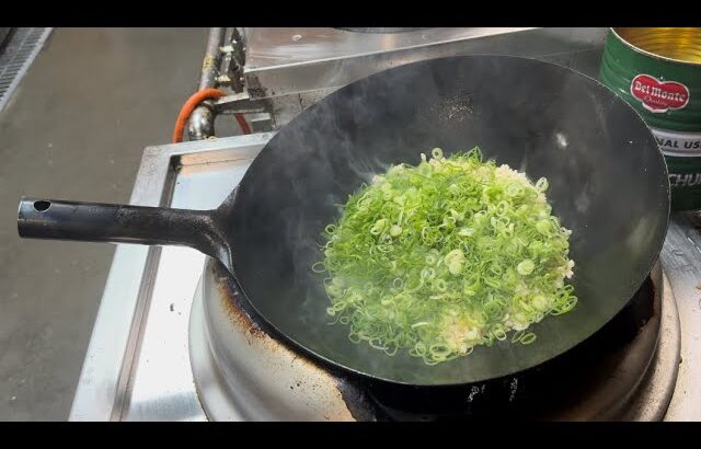 葱のお米炒め。町中華の炒飯